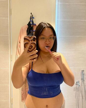 lilasianthiccie