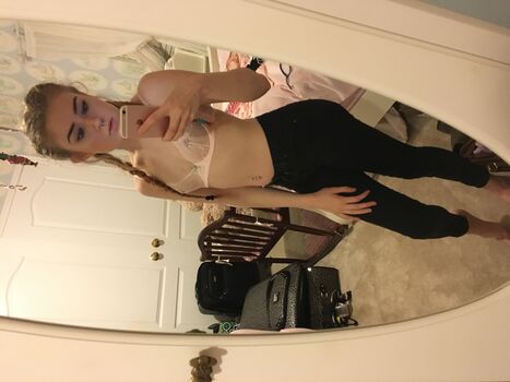 Leaked Lilbabybrexxx private photo viral onlyfans