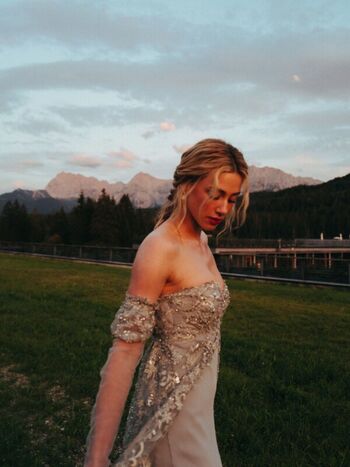 Lili Reinhart