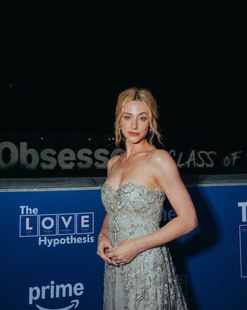 Lili Reinhart