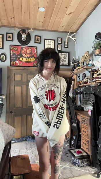 Leaked Liljellyshark private photo viral onlyfans