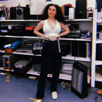 Lilla Crawford