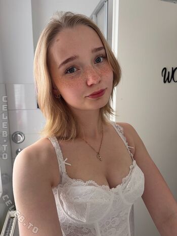 Leaked Lilly schaper private photo viral onlyfans