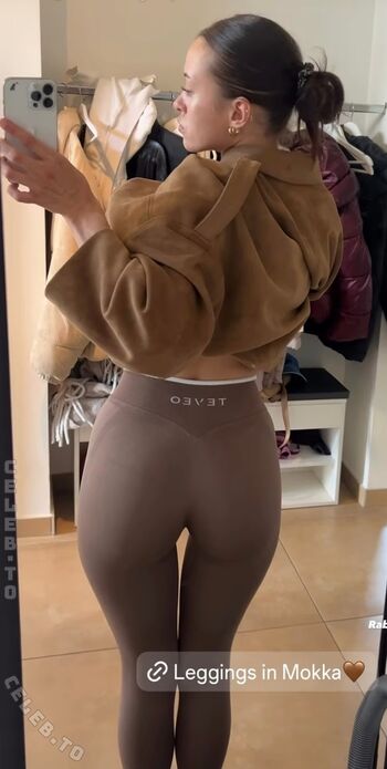 Leaked Lillyfayye private photo viral onlyfans