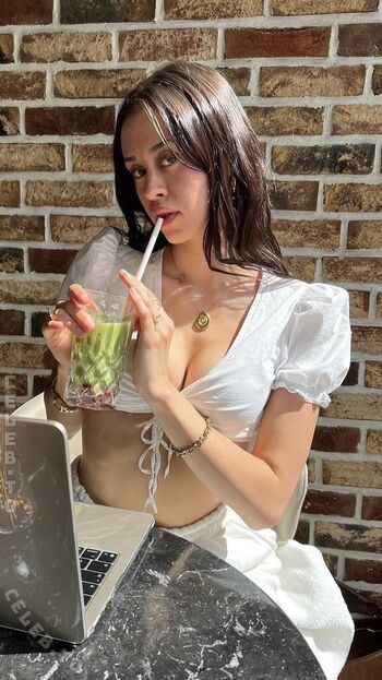 Leaked Lillyfayye private photo viral onlyfans