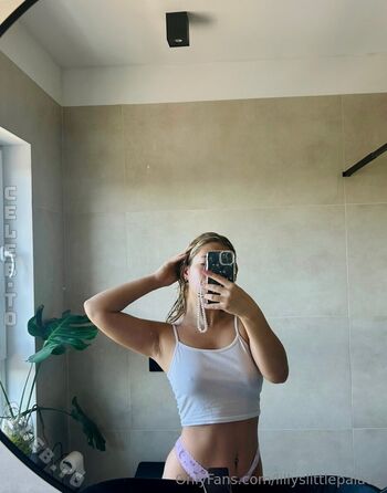 Leaked Lillyslittlepalace private photo viral onlyfans