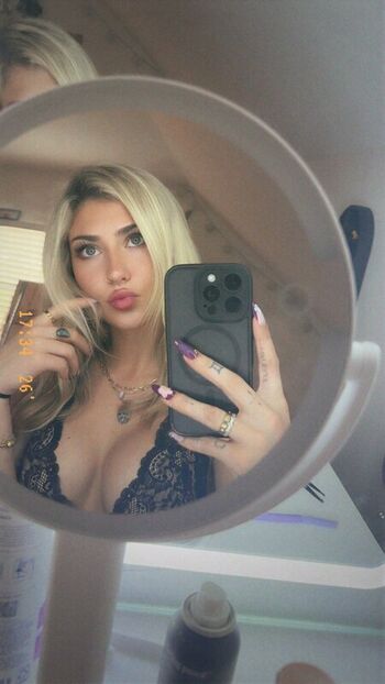 Leaked Lily anderson  page private photo viral onlyfans