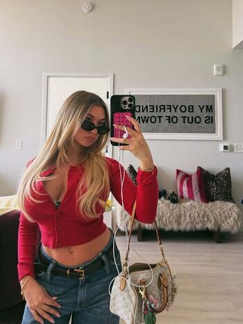 Lily Lynn