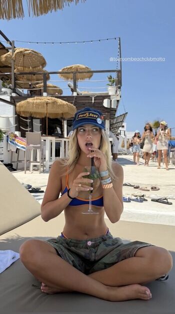 Leaked Lily rowland page private photo viral onlyfans