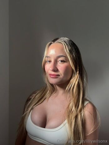 lilywilsonx