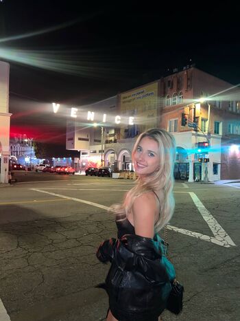 Lindsay Brewer