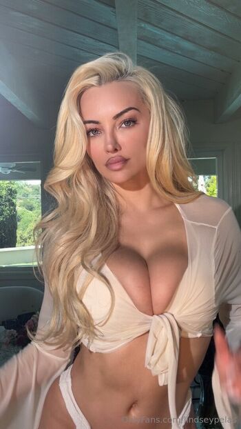Leaked Lindsey pelas  page private photo viral onlyfans