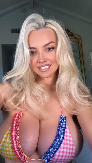 Lindsey Pelas