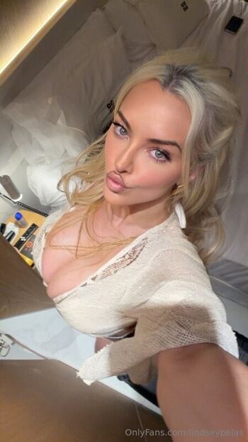 Leaked Lindsey pelas  page private photo viral onlyfans