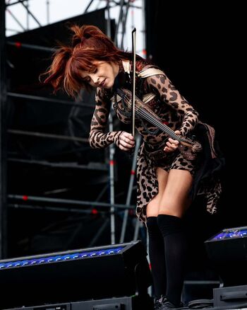 Leaked Lindsey stirling  page private photo viral onlyfans
