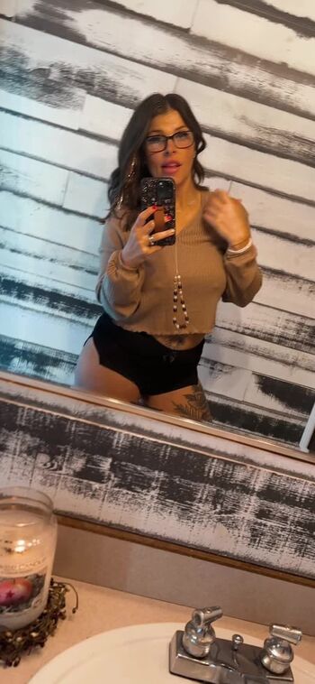 Leaked Lindzee private photo viral onlyfans