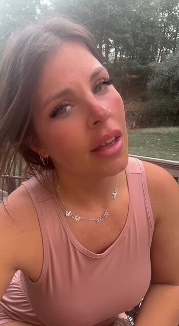 Leaked Lindzee private photo viral onlyfans