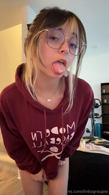 Leaked Linksgroupie  page private photo viral onlyfans