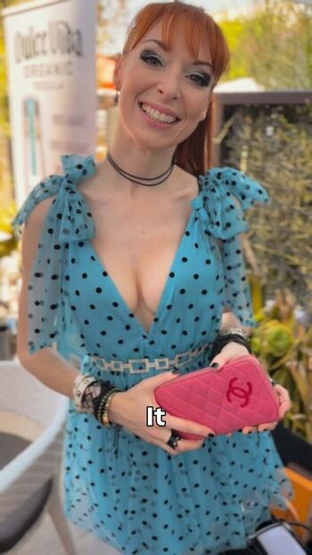 Lisa Foiles