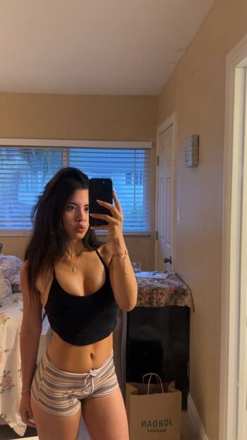 Leaked Littlemissava private photo viral onlyfans