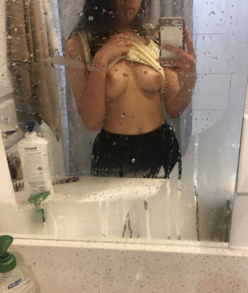 Leaked Littleuwus private photo viral onlyfans