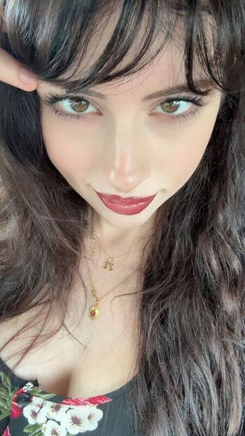 Leaked Liv littlelivbug private photo viral onlyfans