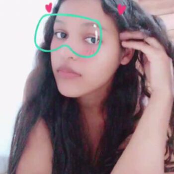 Lives Com Meninas Inocentes