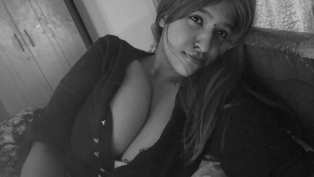 Leaked Livingraves private photo viral onlyfans