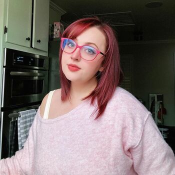 Lizz Robinett
