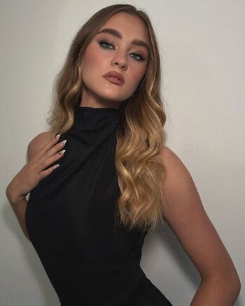 Lizzy Greene