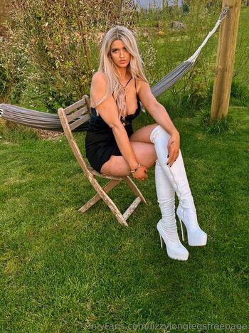 Leaked Lizzy jade groombridge private photo viral onlyfans