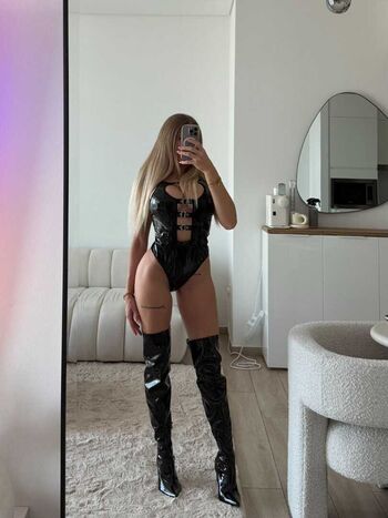 Leaked Loeni hadi private photo viral onlyfans