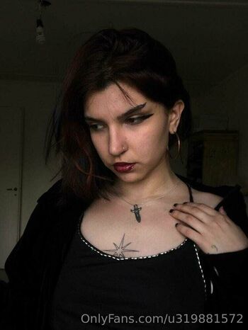 Leaked Lola deinnn private photo viral onlyfans