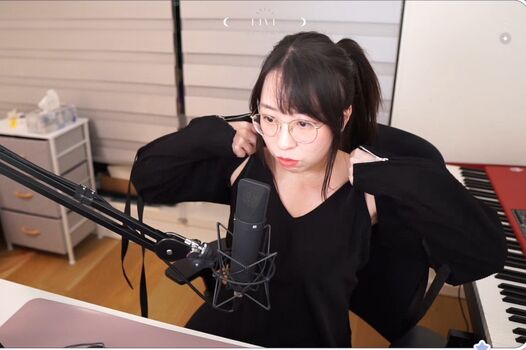 Leaked Lolnatsumiii private photo viral onlyfans