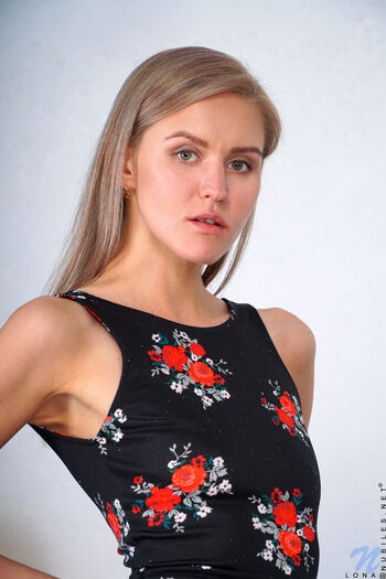 Lona Rose