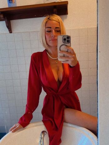 Lottie Gio