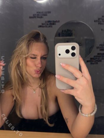 Leaked Loulou fbl private photo viral onlyfans