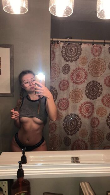 Leaked Lovinlikelyssa private photo viral onlyfans
