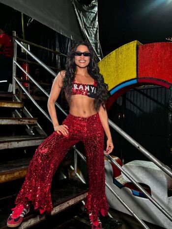 Lucy Alves