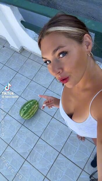 Leaked Lucy lacht private photo viral onlyfans