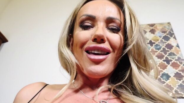 Lucy Zara