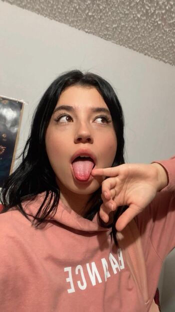 Leaked Luisa valencia page private photo viral onlyfans