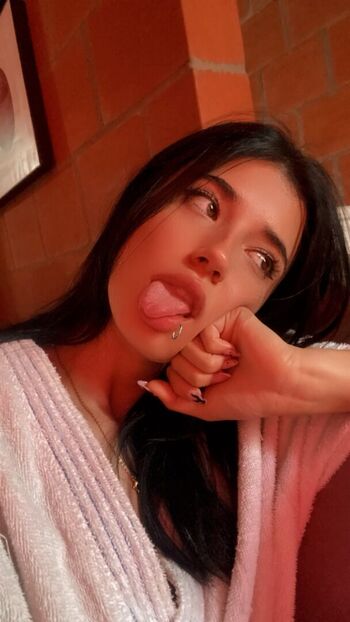 Leaked Luisa valencia private photo viral onlyfans