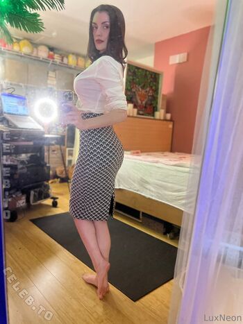 Leaked Luxneon page private photo viral onlyfans