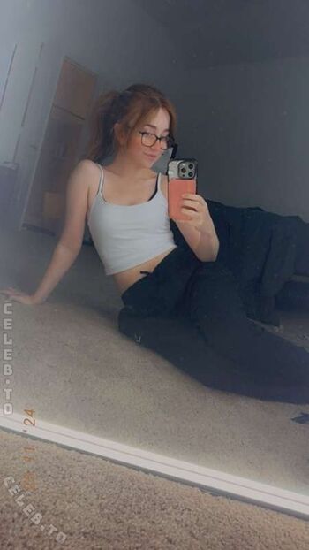 Leaked Lyssaurora page private photo viral onlyfans