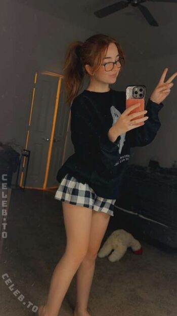 Leaked Lyssaurora page private photo viral onlyfans