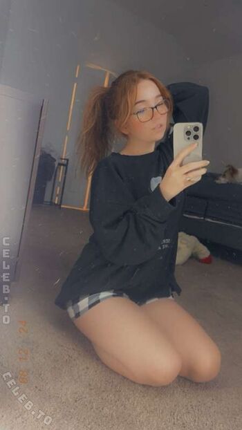 Leaked Lyssaurora page private photo viral onlyfans