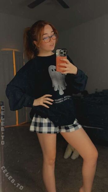 Leaked Lyssaurora page private photo viral onlyfans