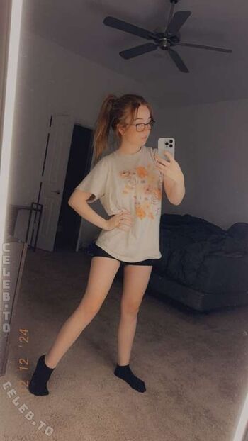 Leaked Lyssaurora page private photo viral onlyfans