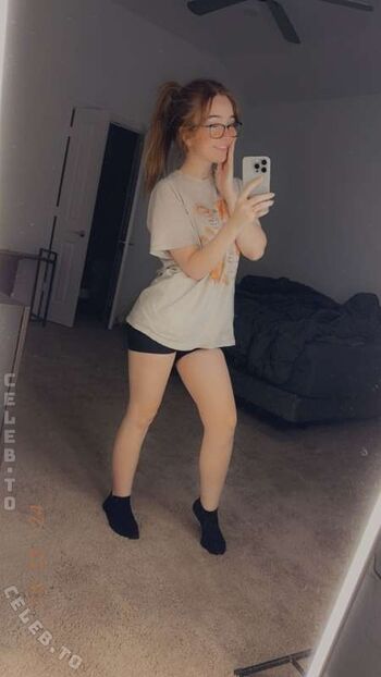Leaked Lyssaurora page private photo viral onlyfans